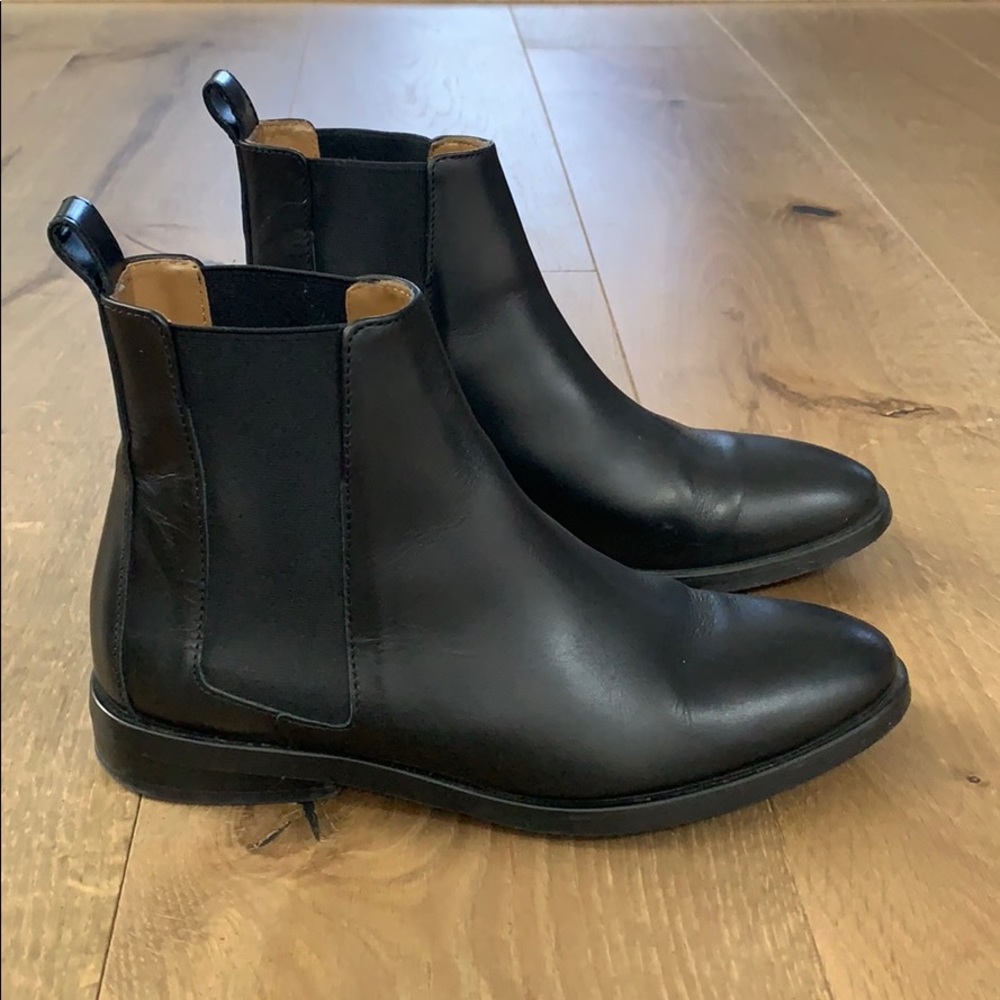 Everlane Chelsea boots